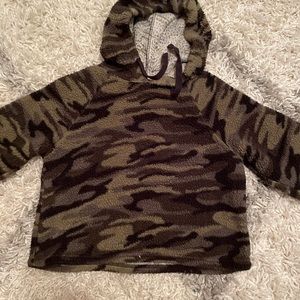 Camo Sherpa